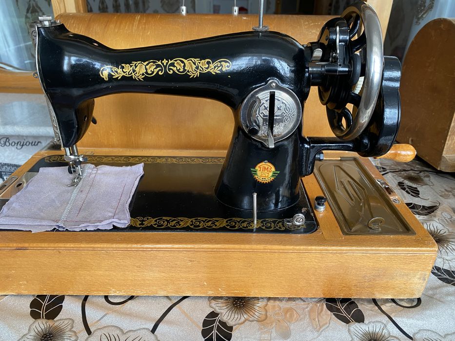 Qoʻl mashinkalari sotiladi