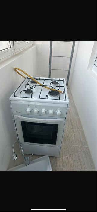 Газ плита с духовкой