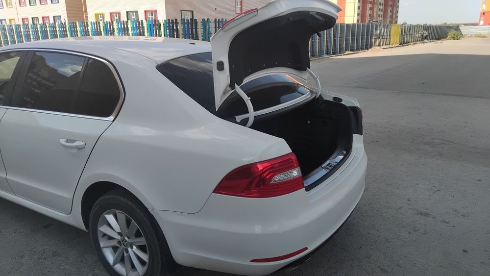 Продам машину Skoda Superb 2013