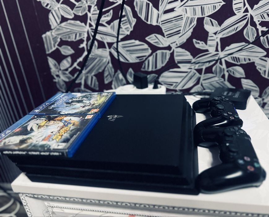 Продам playstation 4 pro