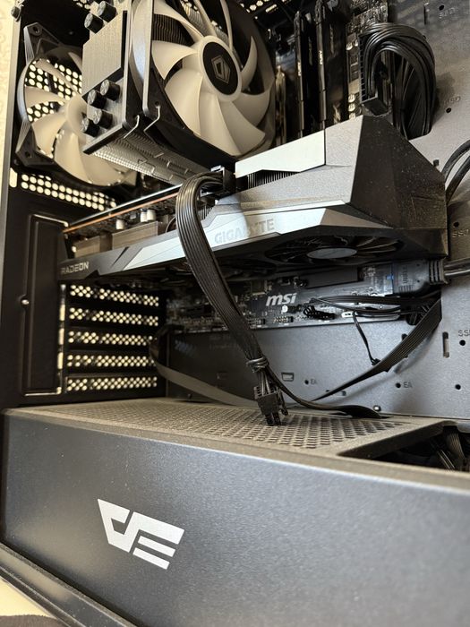 Видеокарта RX 7600 8 гб