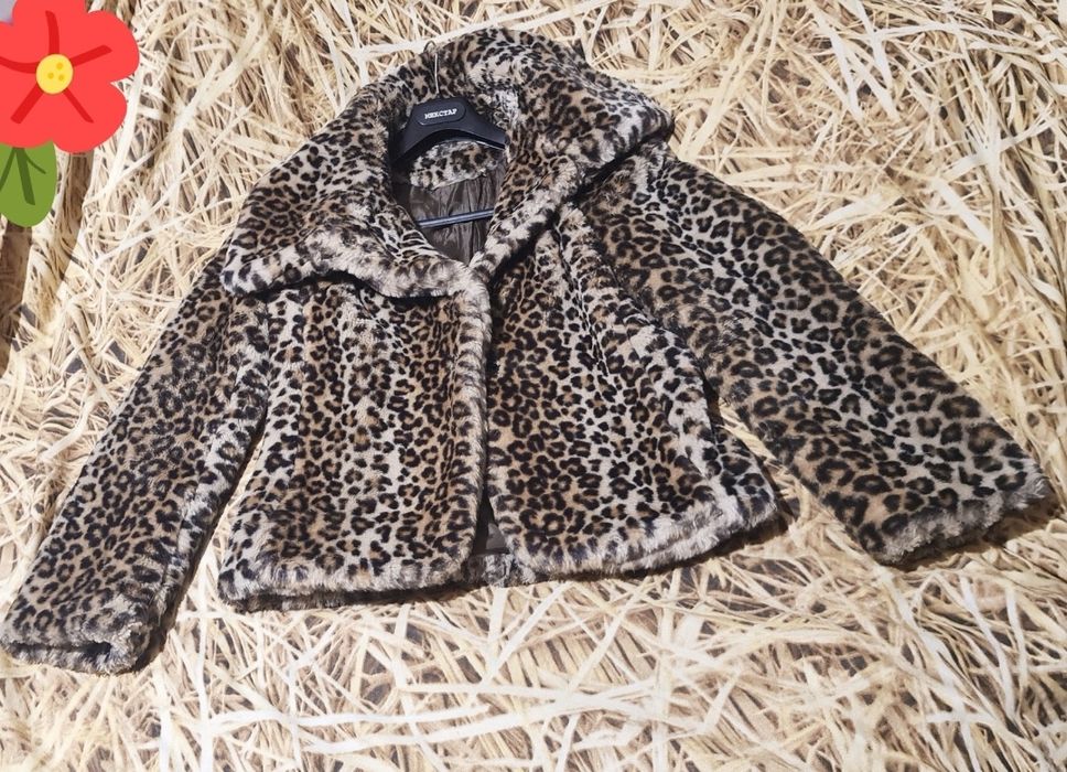 Топло  тигрово палто с голяма яка . Размер S