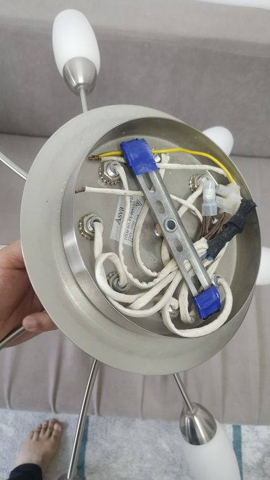 Люстра 8 рожковая , б/у