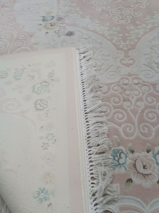 Продам ковер в отличном состоянии2.5*3.5