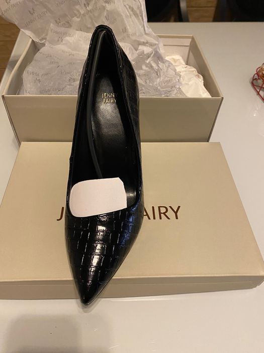 Обувки различни модели