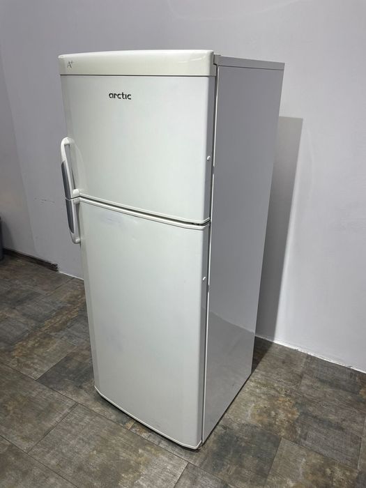 Vând frigider în stare foarte bună!