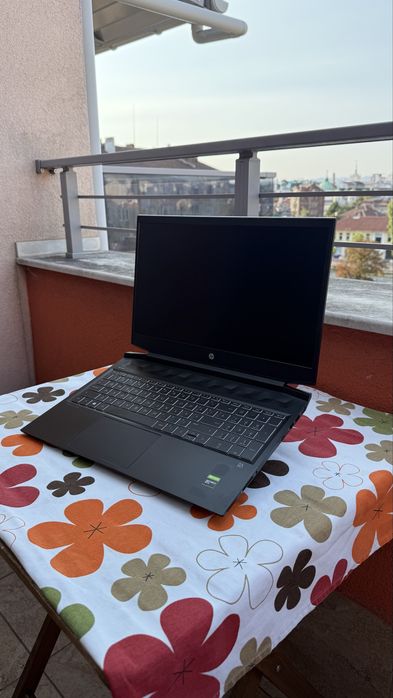 Продавам laptop HP Pavilion Gaming 15