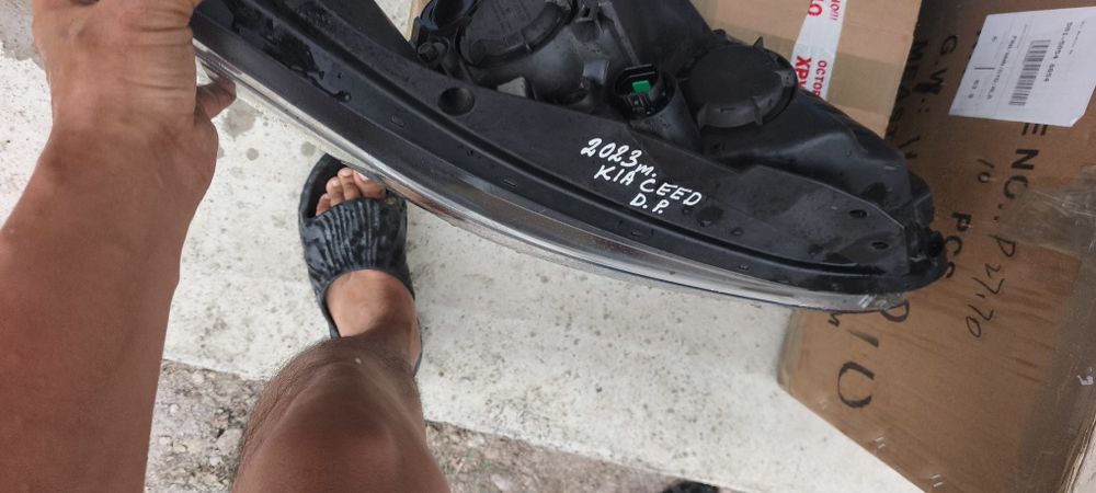 Фара передняя правая Киа Сид Kia Ceed 92102J7051
