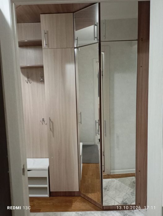Продам прихожую и кровать