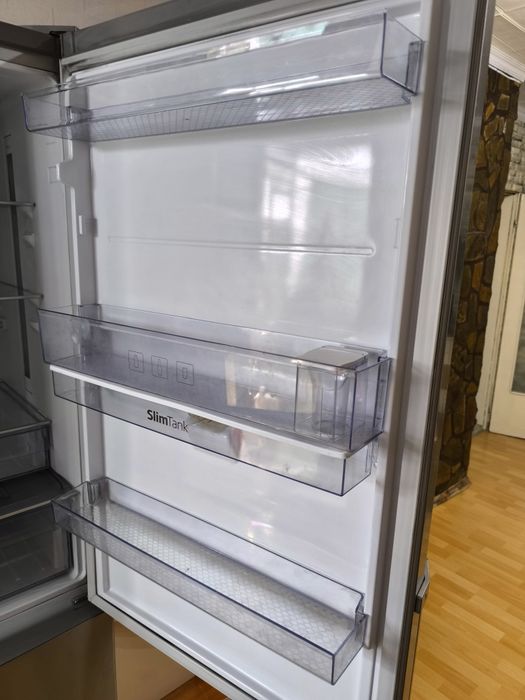 Продавам хладилник а фризер