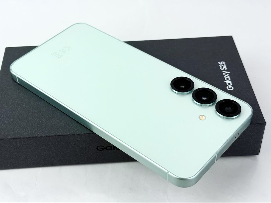 НОВ! Samsung Galaxy S25 5G 128GB 12RAM Mint Гаранция!