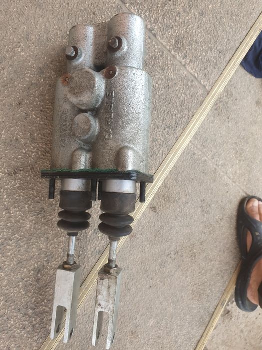 Pompa frâna Caterpillar