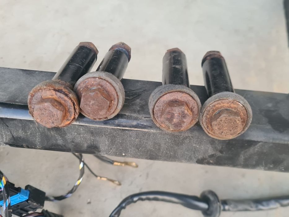 Cârlig remorcare Dacia Logan mcv