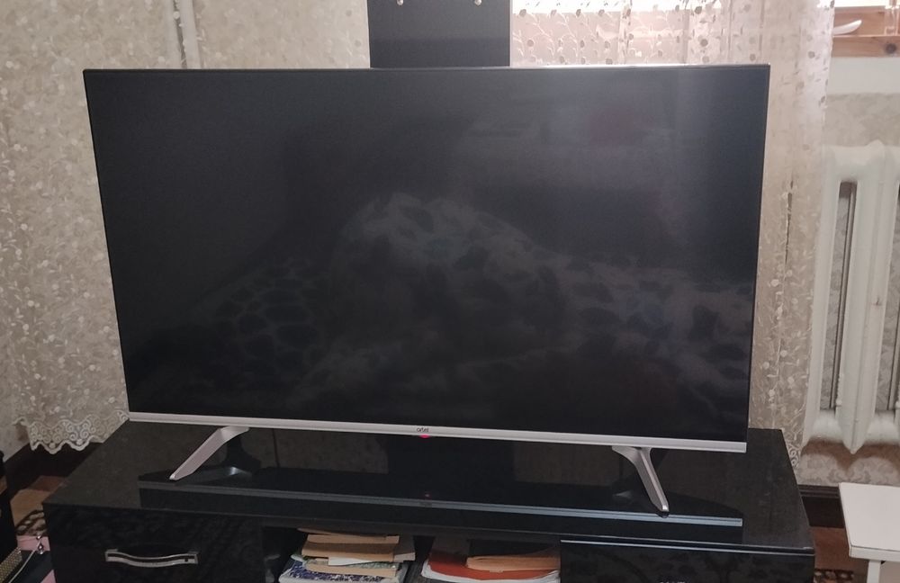 Artel 43 TV Bez Ramka sotiladi. Korobka document