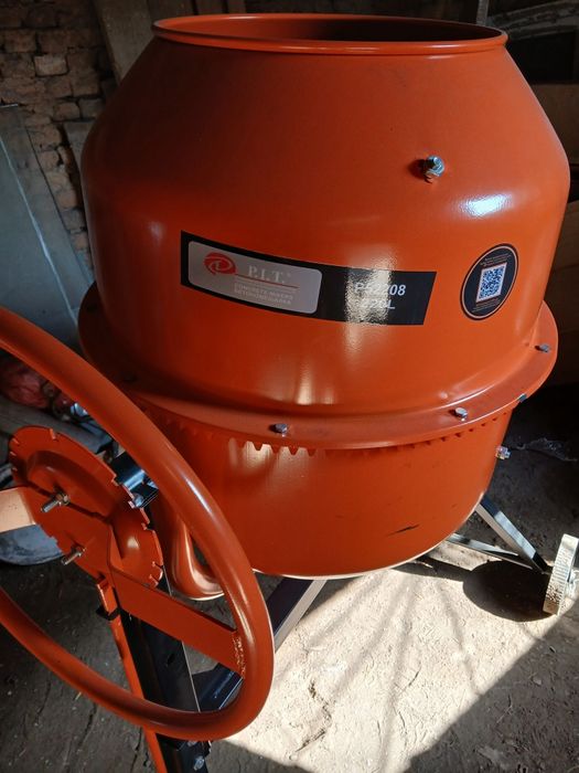 Бетономешалка 220 л