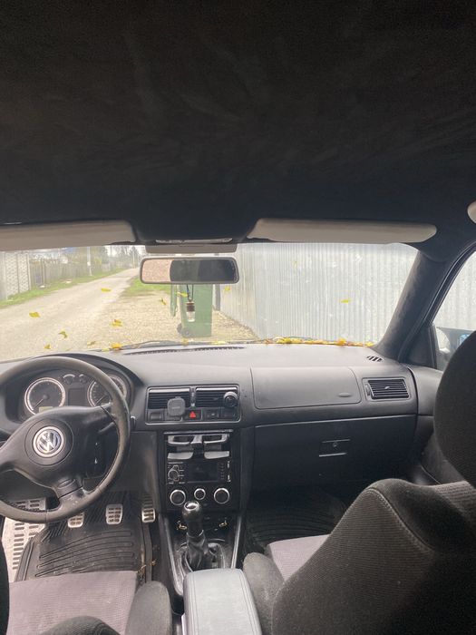 Vand golf 4 1.6 benzina