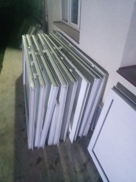 B/U Akfa rom eshik olamiz