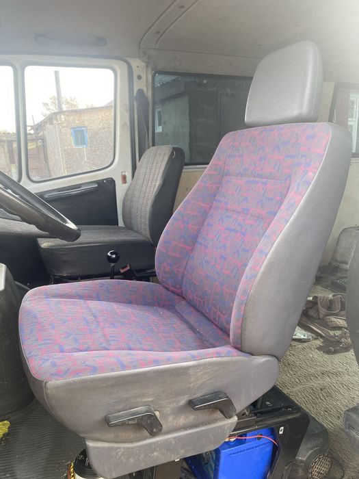 Продам Mercedes 208 d