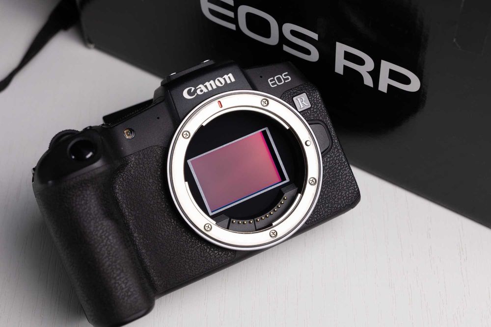 Full frame Canon RP + 6 батерии