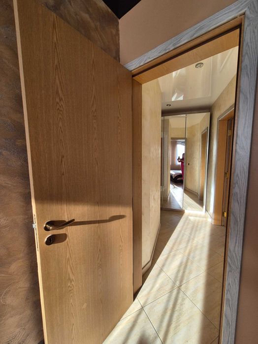 Продавам тристаен апартамент с гледка към Витоша