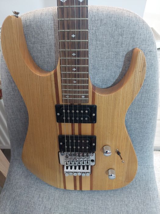 De vânzare Chitara Dimavery