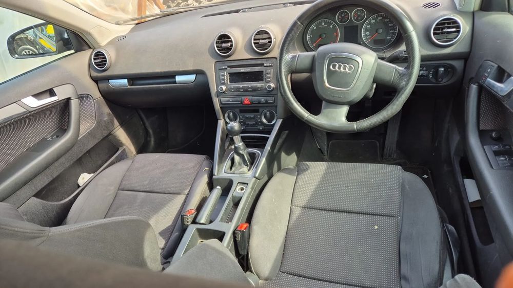 dezmembram audi a3 2.0 tdi quattro usa fata stanga/haion spate