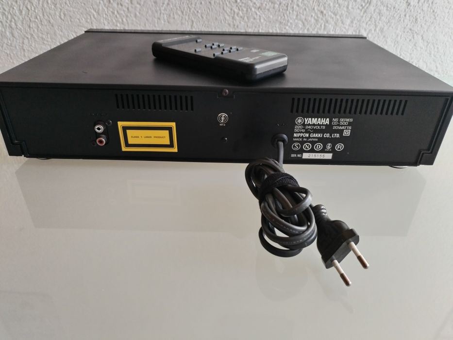 Vând un CD-player Legendar, Yamaha CD-500 din celebra serie Natural Sound