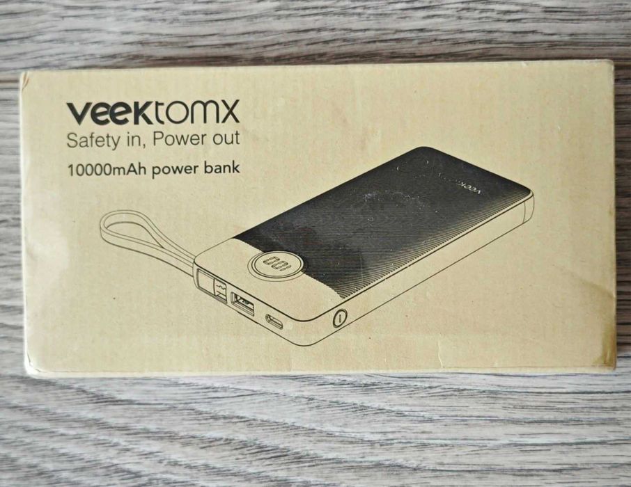 Компактна външна батерия VEEKTOMX 10000mAh с вграден кабел и LED дисплей
