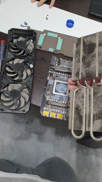 Asamblez calculatoare / Instalez sisteme de supraveghere