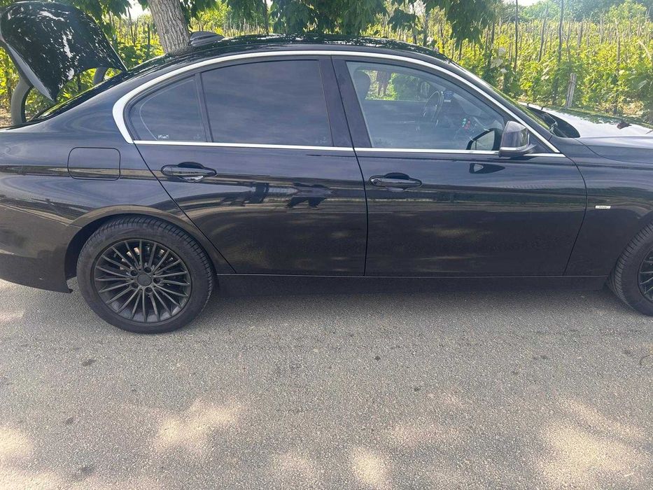 BMW F30 320d xDrive Luxury Line – 211.348 km, fabricatie martie 2015