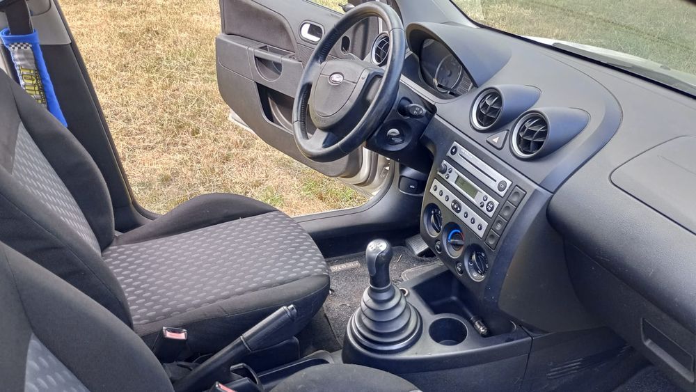 FORD Fiesta 2005 — imagine 3