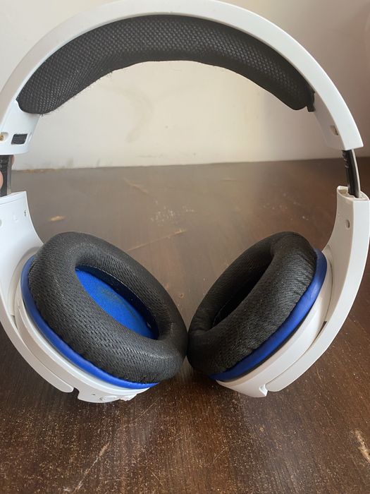 Продам наушники HyperX