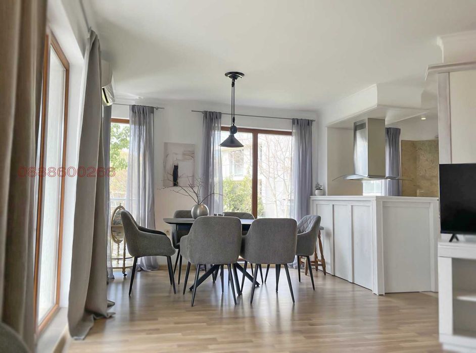 Дава се под наем Тристаен апартамент в Варна, м-т Траката - 118 кв.м за 890 € - Снимка #2