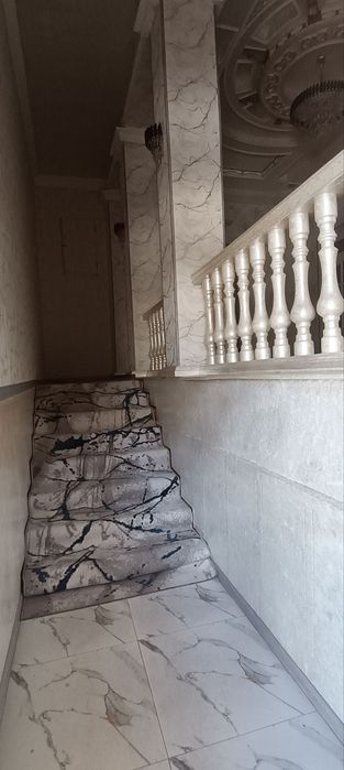 Uch tepa tumanidan Uchastka bor 6,5sotix 11 Xona