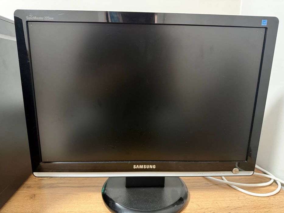 Продам на запчасти не рабочие мониторы