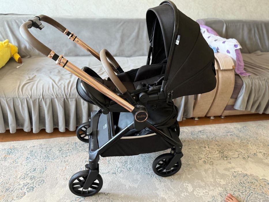 Коляска прогулочная