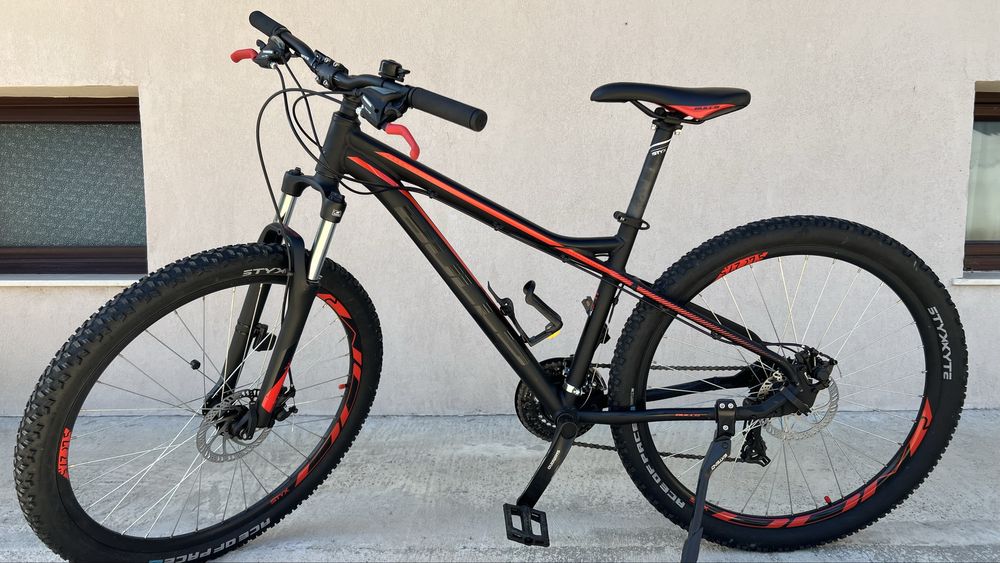 Vând bicicleta BULLS 27.5 sharptail.