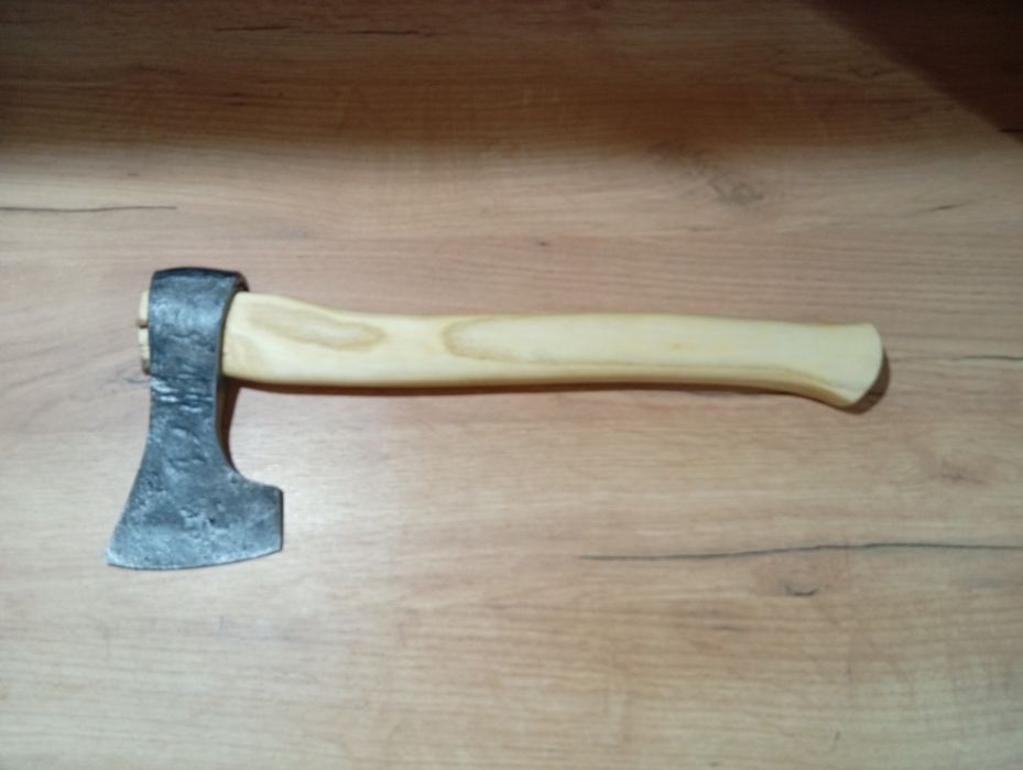 Топоры ручной работы.