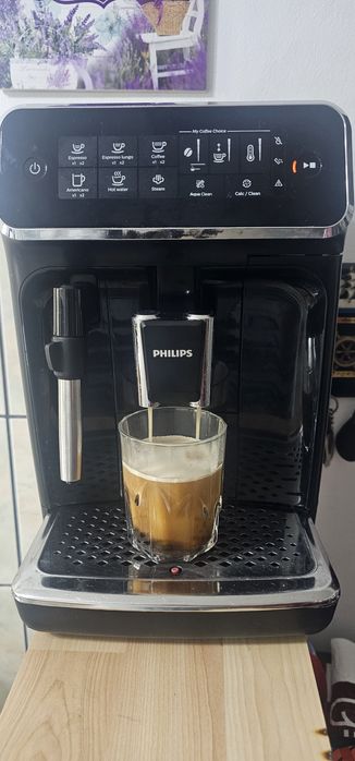 Espressor Philips EP3221/40 
Vând espressor automat P