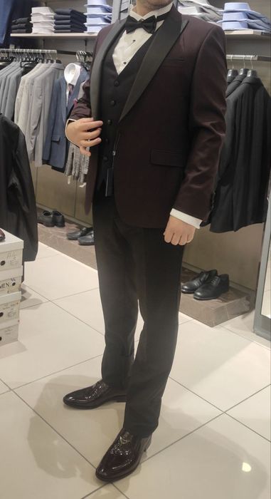 Продам смокинг, комплект с туфлями, шикарный, брендовый