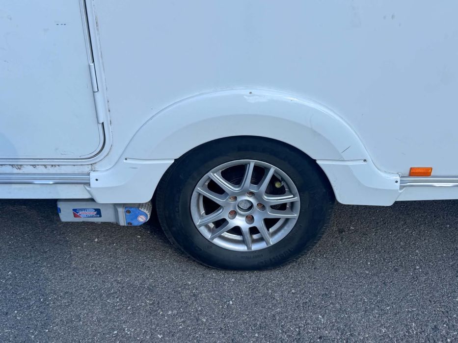 Vand Rulota Caravana Swift Charisma  2009  Pat Fix Matrimonial  Motor mover
