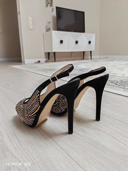 Продам женскую обувь