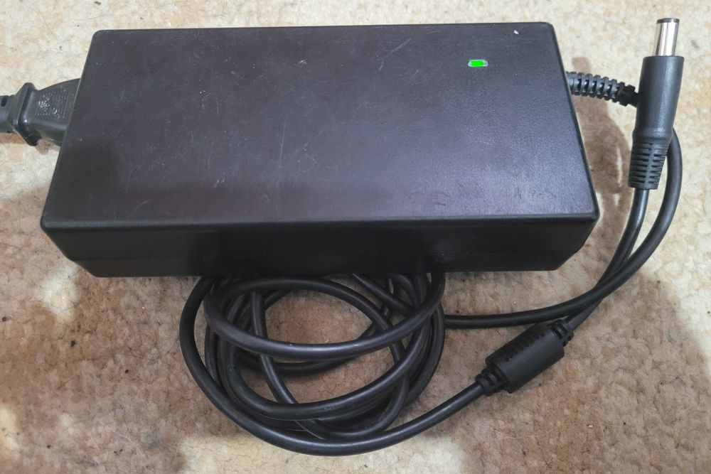 Piese laptop si PC:  alimentator HP 19,5V 9,2A 180W