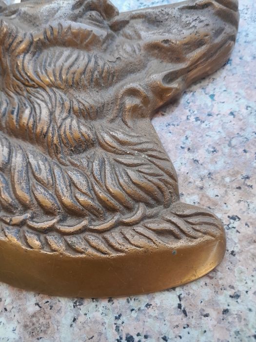 Placheta veche din bronz masiv,  câine lup, transport gratuit