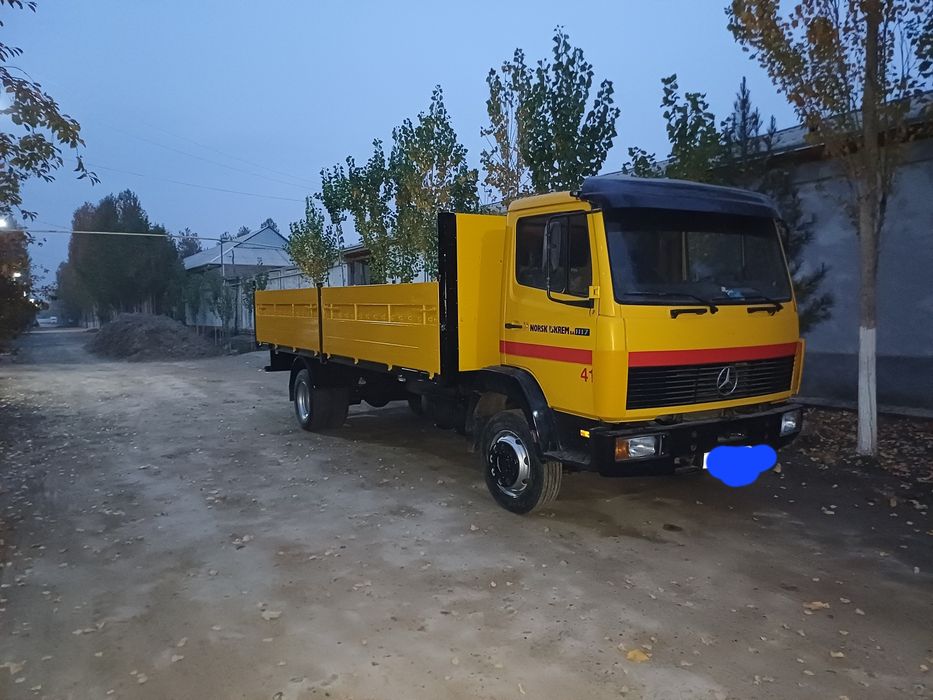 Сотилади мерседес гигант