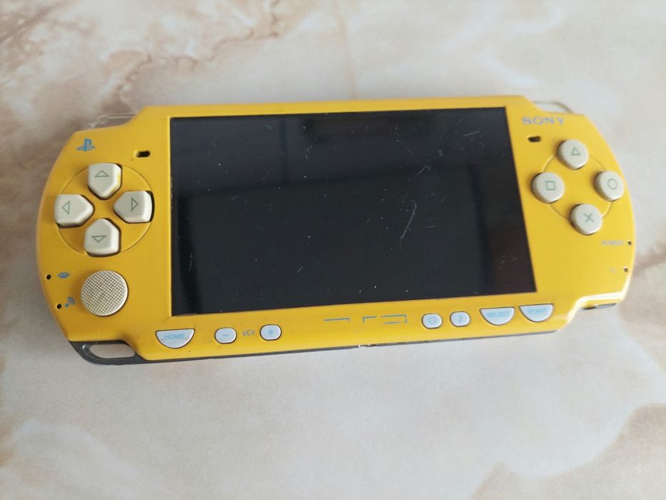 [PSP] Vând joc The Simpsons Game original + consolă BONUS //poze reale