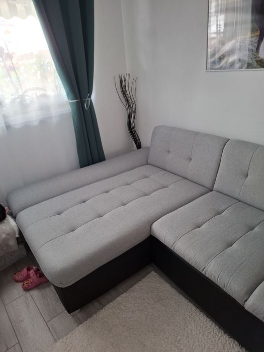 Coltar rabatabil gri cu lada de depozitare