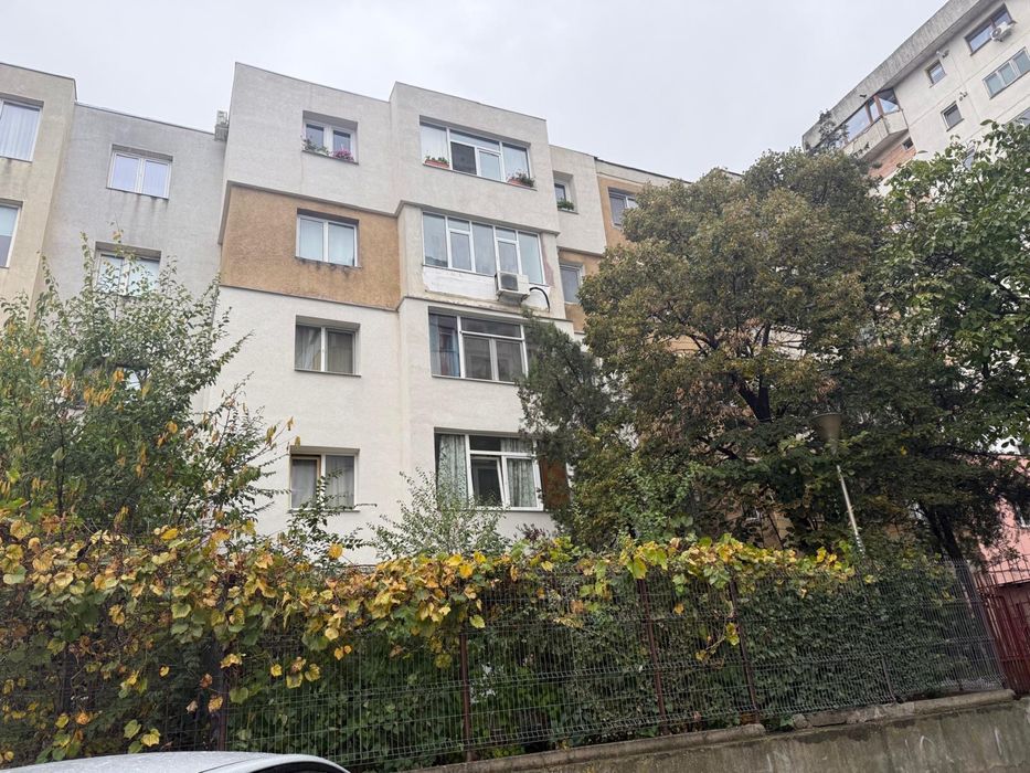 Apartament 2 camere semidecomandat