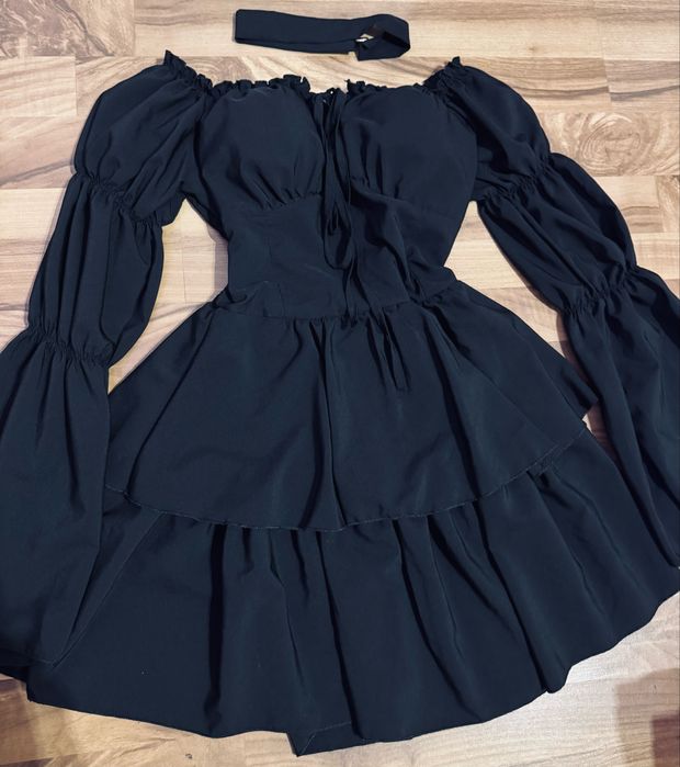 Наситено черана рокля