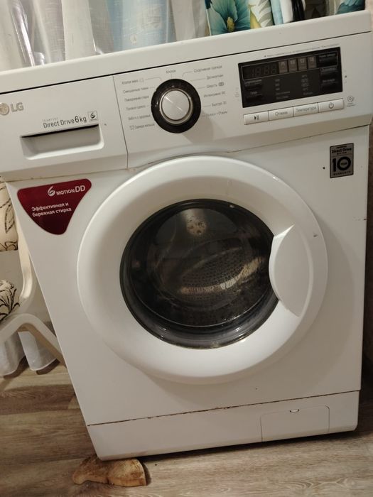 Продам машинку автомат LG